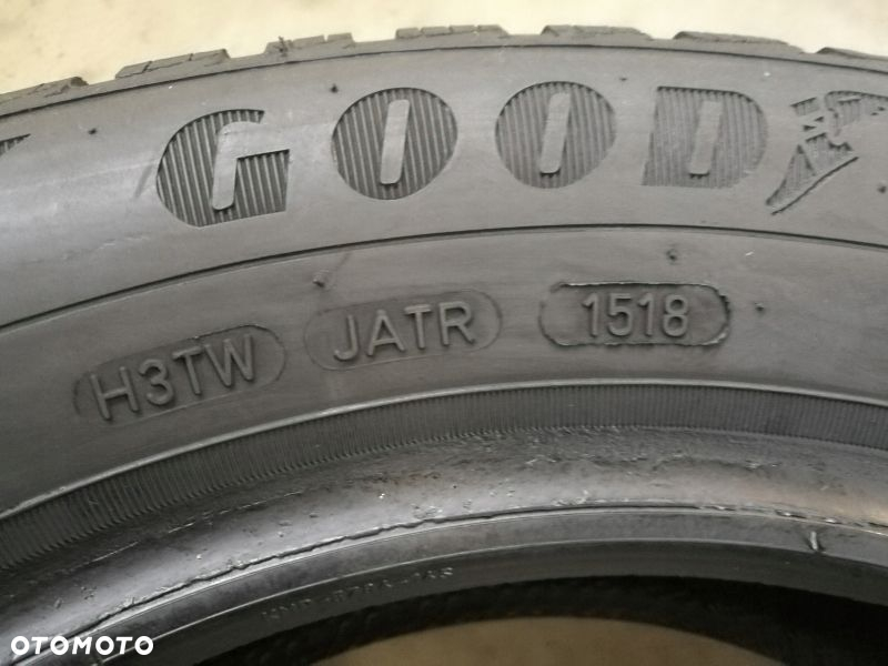 Opona zimowa 175/65 R 15 Goodyear UltraGrip 9 - 3