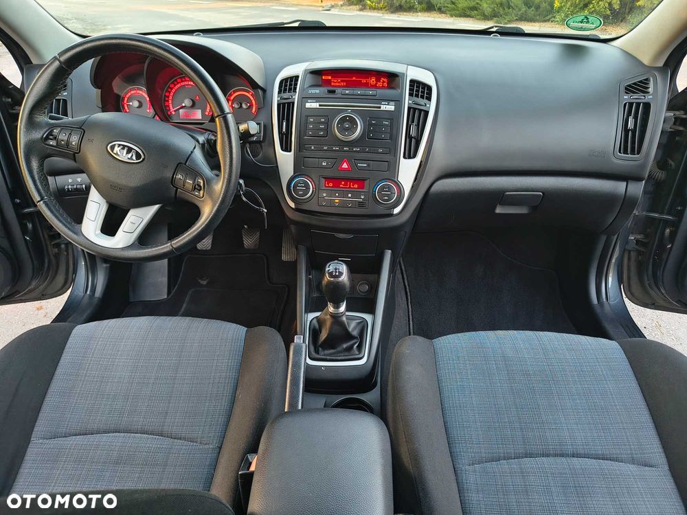 Kia Ceed - 7