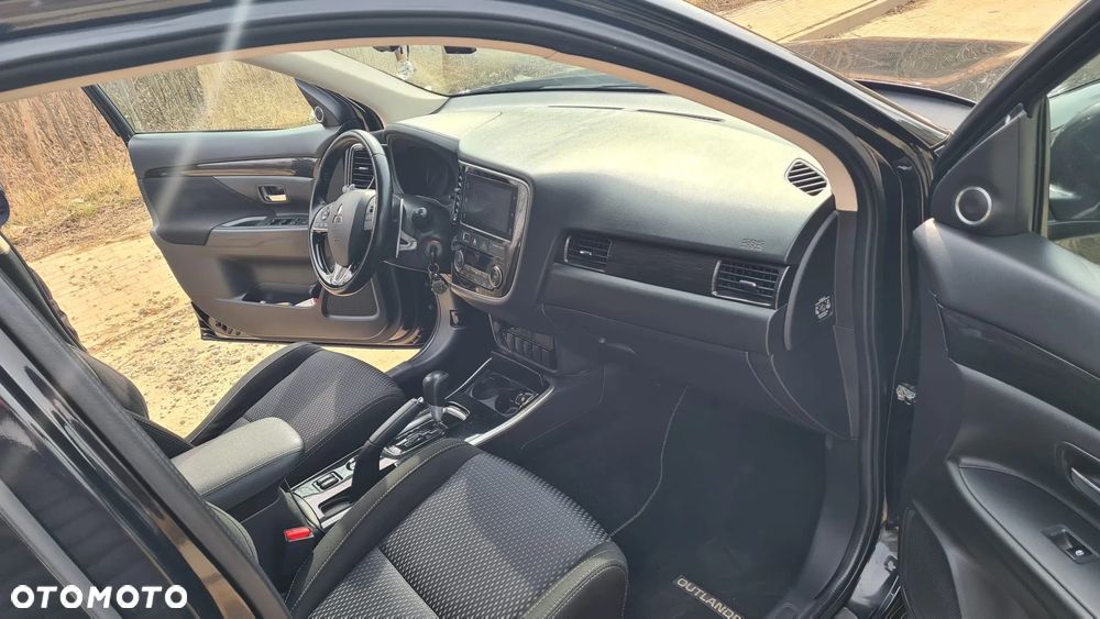 Mitsubishi Outlander 2.0 Intense 2WD CVT - 13