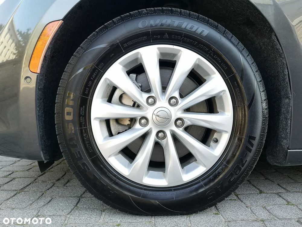 Chrysler Pacifica - 35