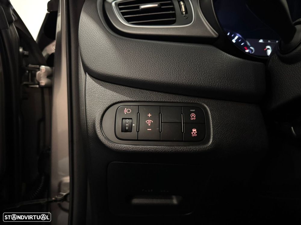 Kia Carens 1.7 CRDi ISG TX - 39