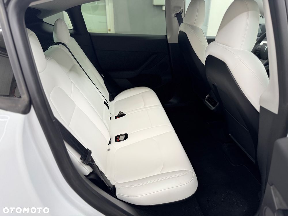Tesla Model Y RWD - 18