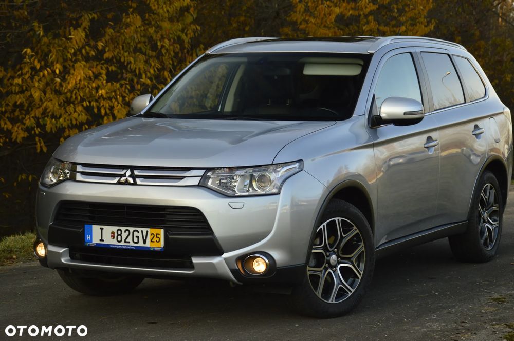 Mitsubishi Outlander 2.0 Intense + Navi 4WD CVT - 18