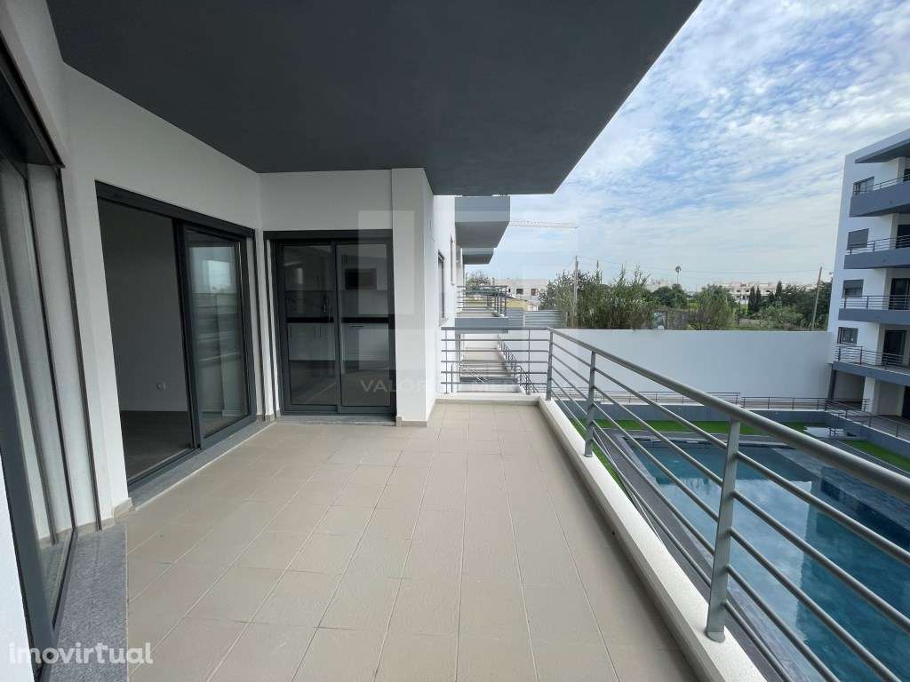 APARTAMENTO T3 COM PISCINA, GARAGEM E ARRECADAÇÃO - OLHÃO - FARO - Grande imagem: 2/22