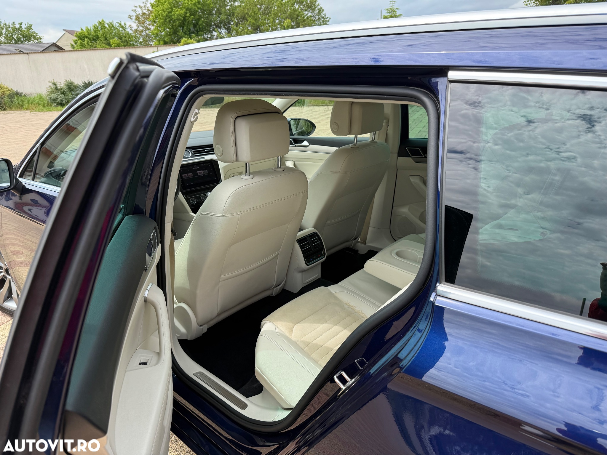 Volkswagen Passat Variant 2.0 TDI DSG 4Motion Highline - 12