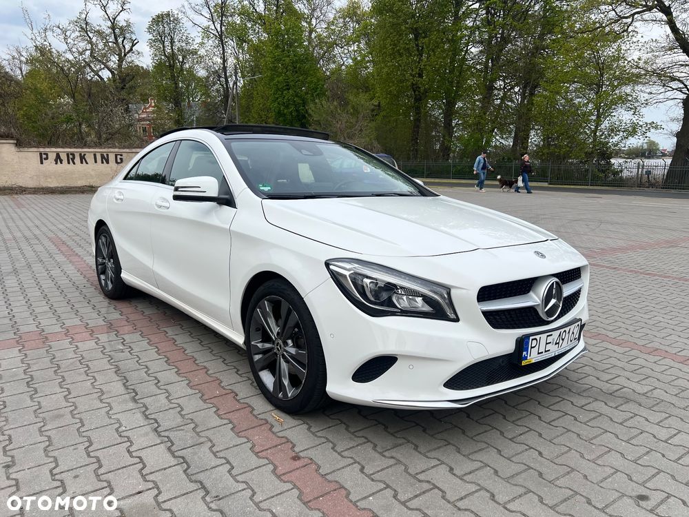 Mercedes-Benz CLA 180 - 4