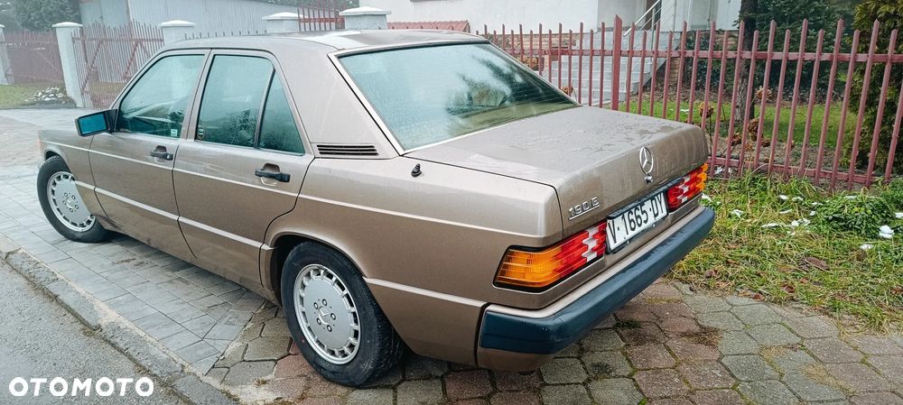 Mercedes-Benz W201 (190) - 5