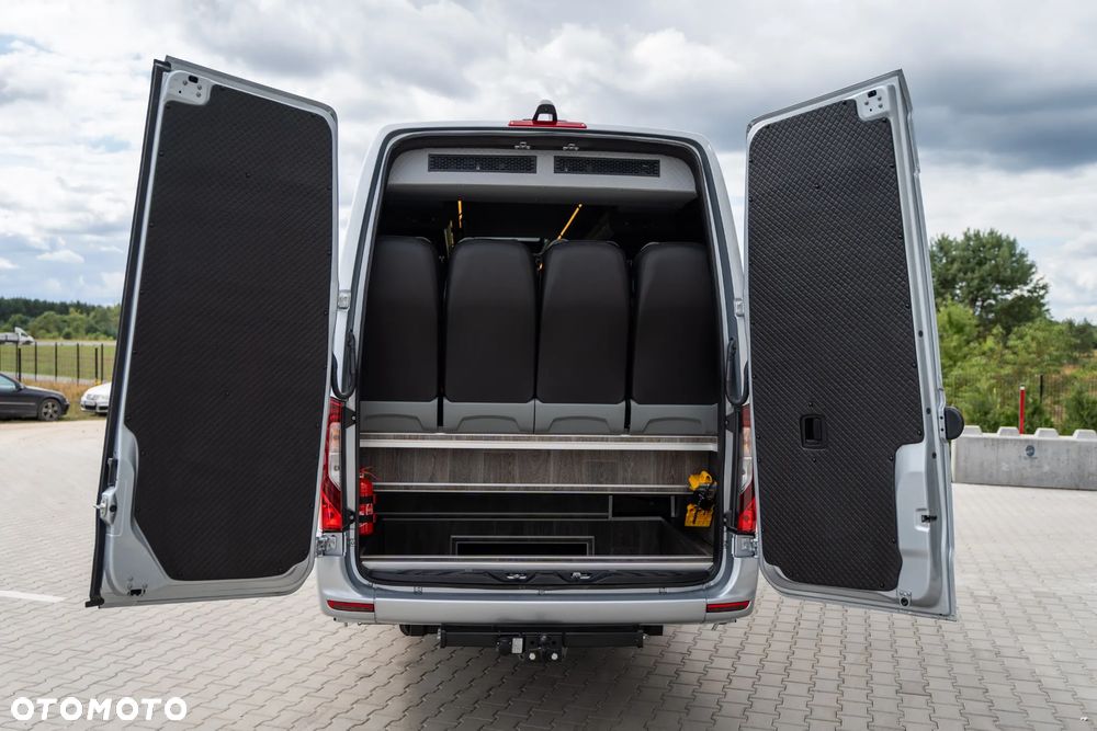 Mercedes-Benz Sprinter 519 - 13