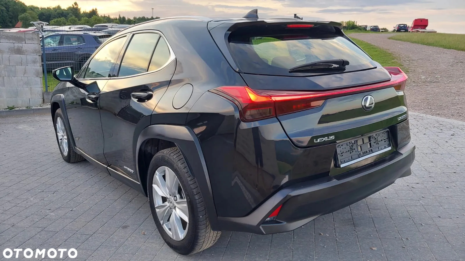 Lexus UX 250h Business Edition - 6