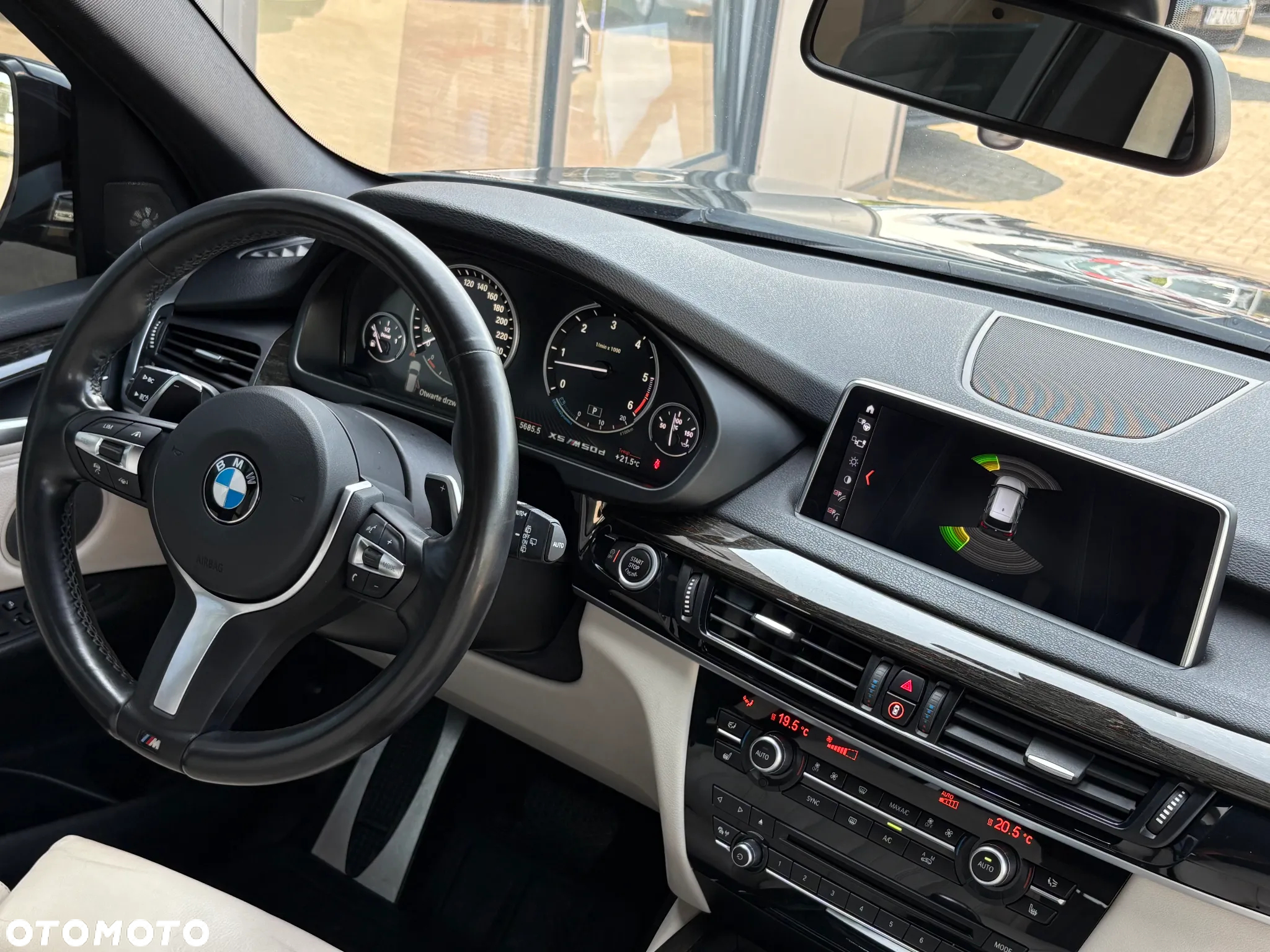 BMW X5 M M50d - 16