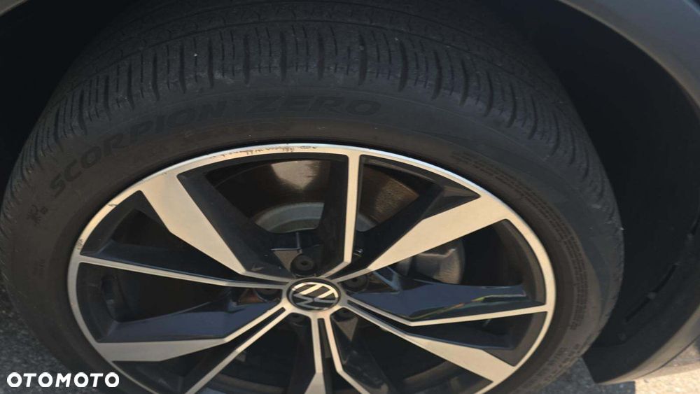 Volkswagen Tiguan - 16