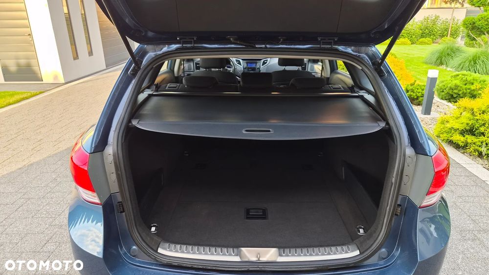 Hyundai i40 Kombi blue 1.6 Family+ - 30