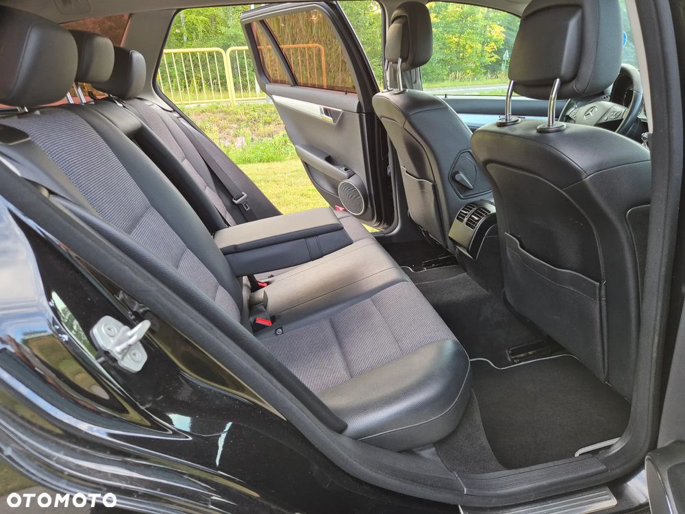 Mercedes-Benz Klasa C 180 T Kompressor BlueEFFICIENCY Avantgarde - 13