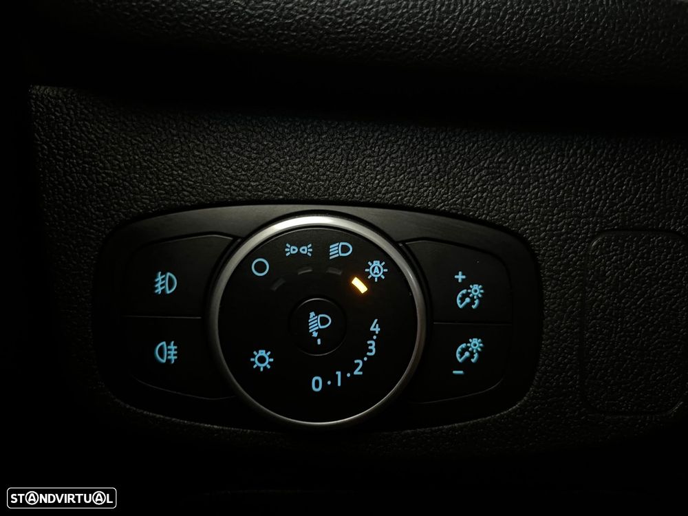 Ford Focus 1.5 TDCi ECOBlue ST-Line - 25