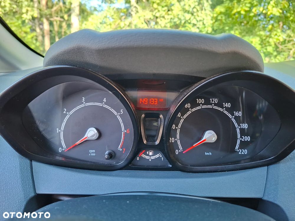 Ford Fiesta 1.25 Ambiente - 11