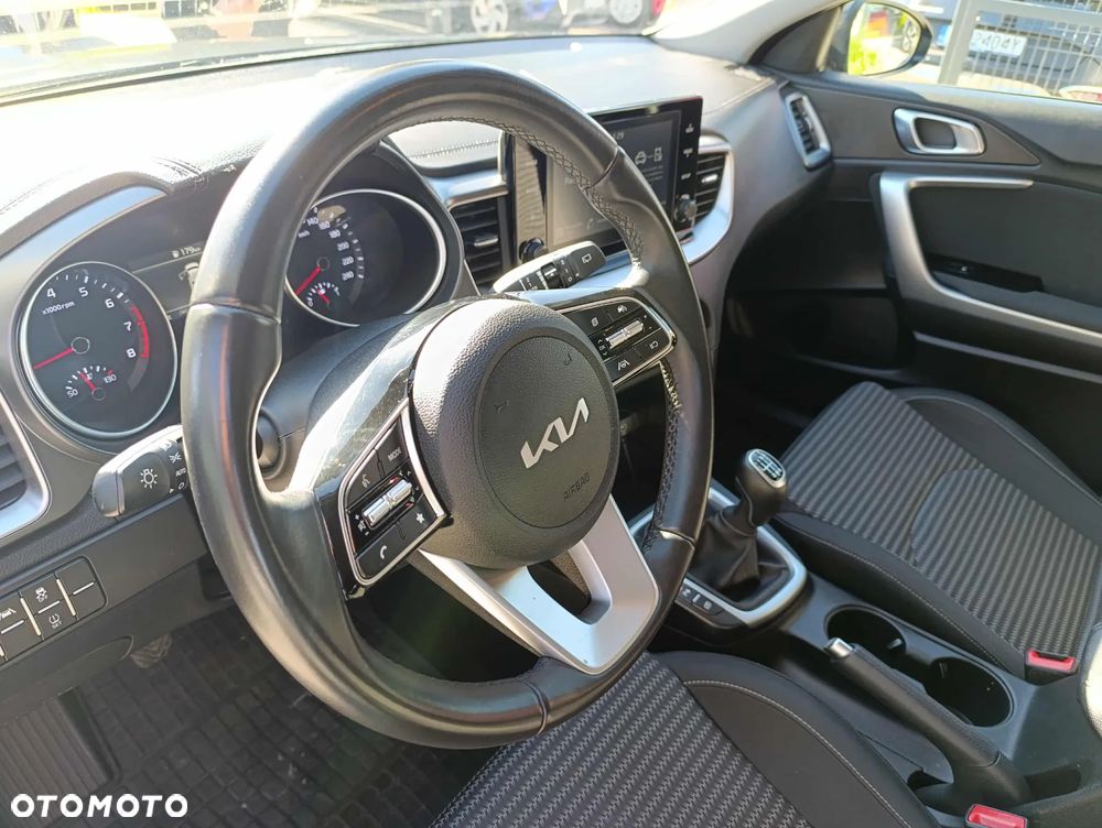Kia XCeed 1.5 T-GDI M - 6