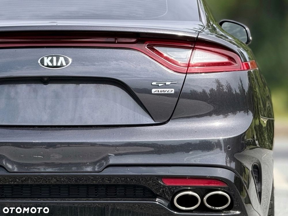 Kia Stinger - 11