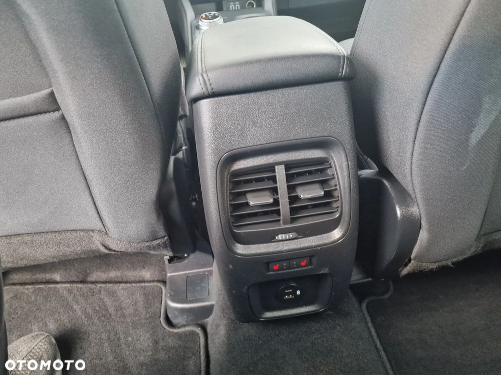 Ford Kuga - 31