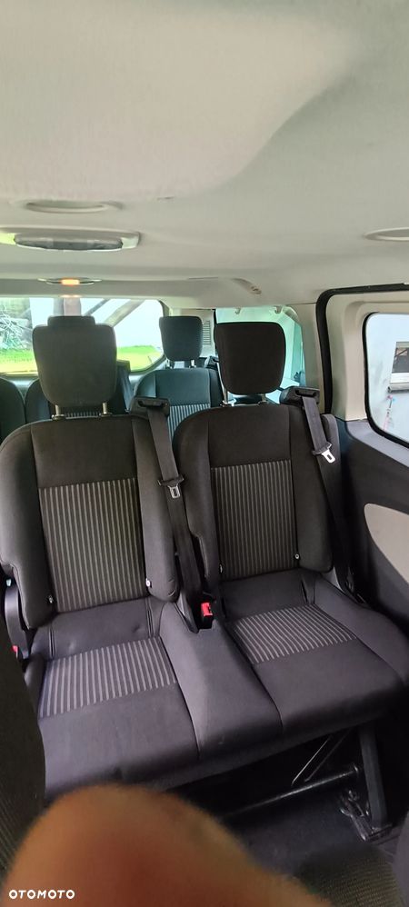 Ford Tourneo Custom - 24