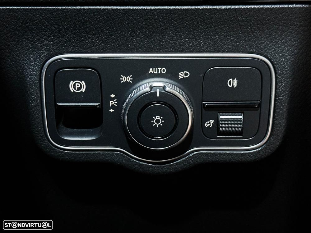 Mercedes-Benz EQA 250+ Electric Art — fotografia 45