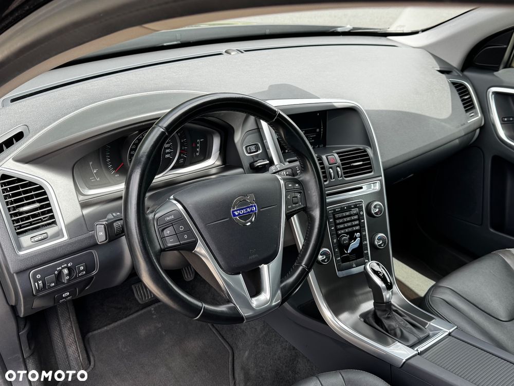 Volvo XC 60 D4 Geartronic Momentum - 30