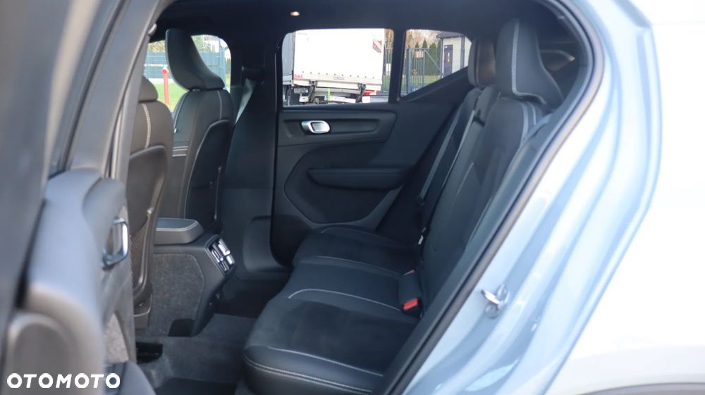 Volvo XC 40 B4 Plus Dark - 18