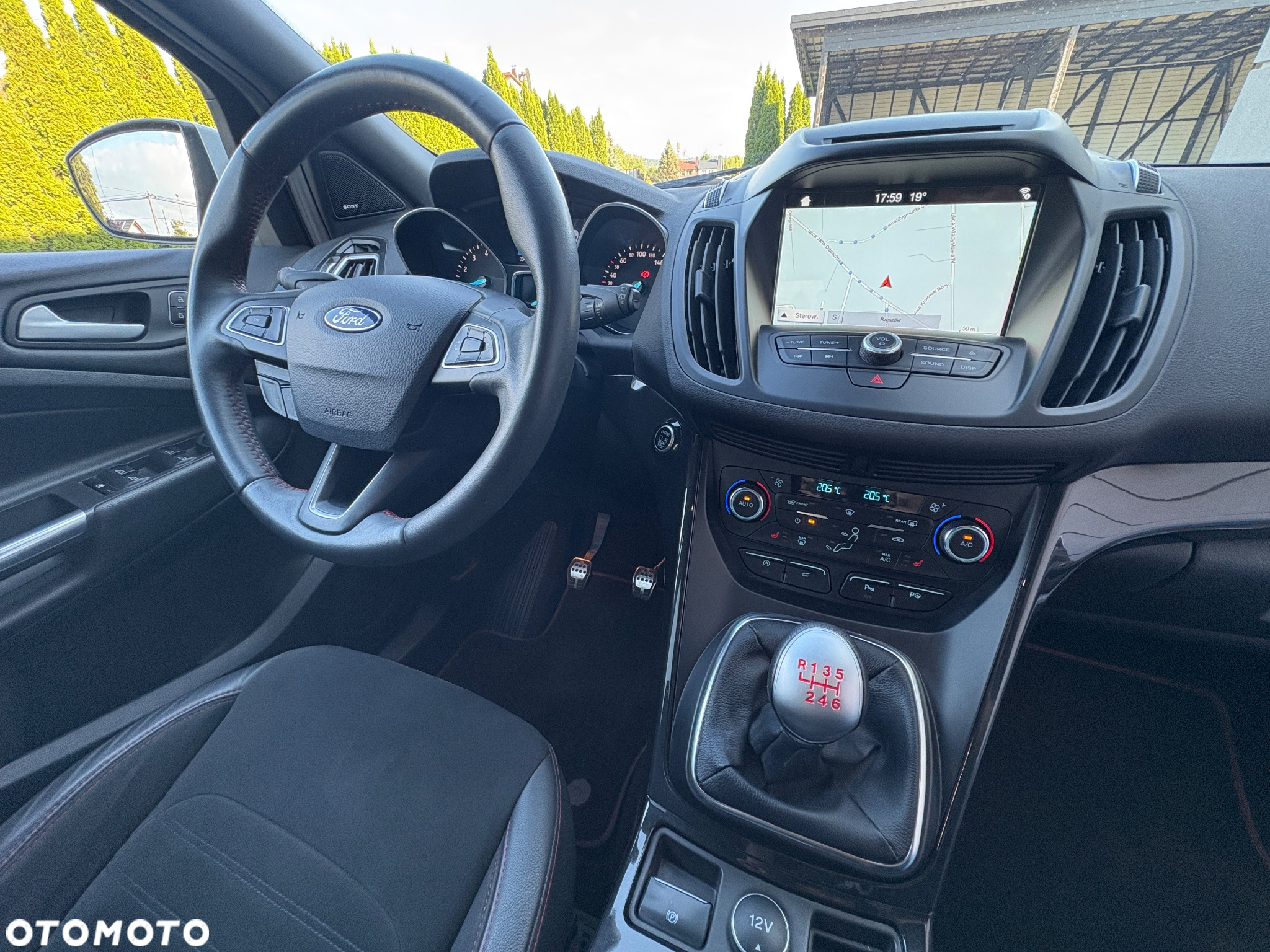Ford Kuga 1.5 EcoBoost 2x4 ST-Line - 15