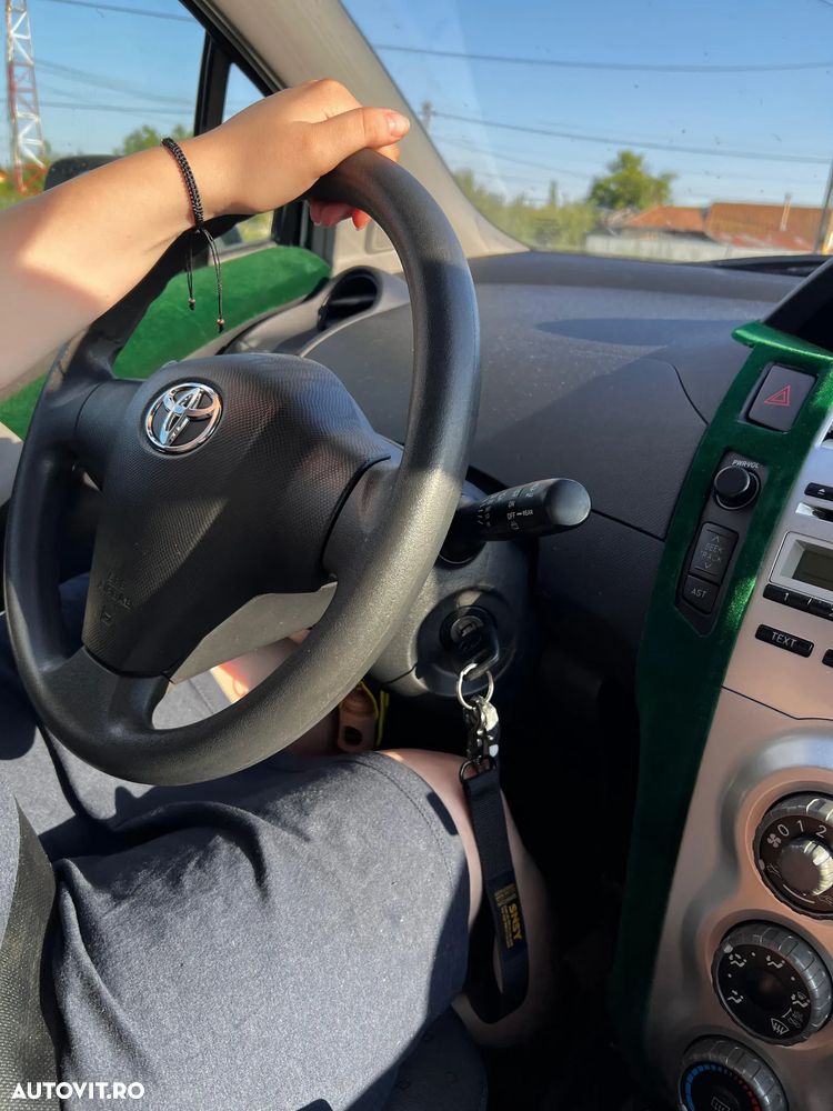 Toyota Yaris 1.0 Terra - 9