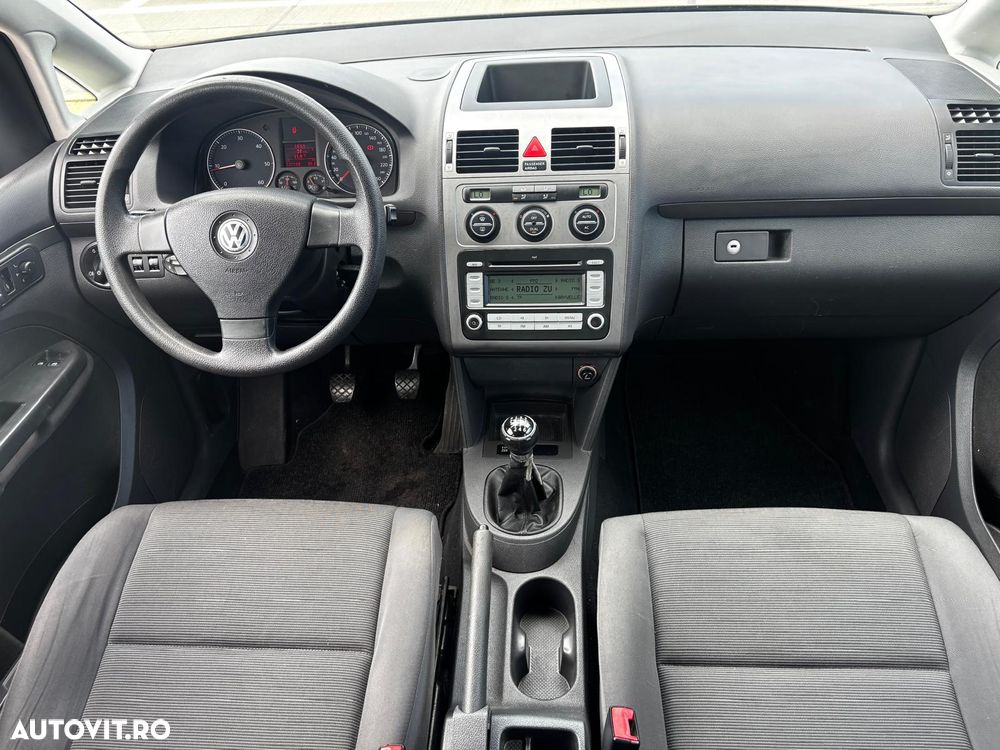 Volkswagen Touran - 5