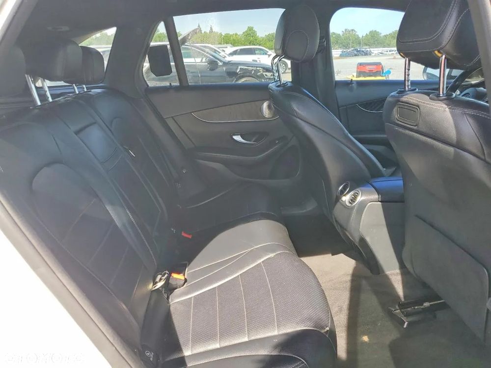 Mercedes-Benz GLC 300 4Matic 9G-TRONIC - 9