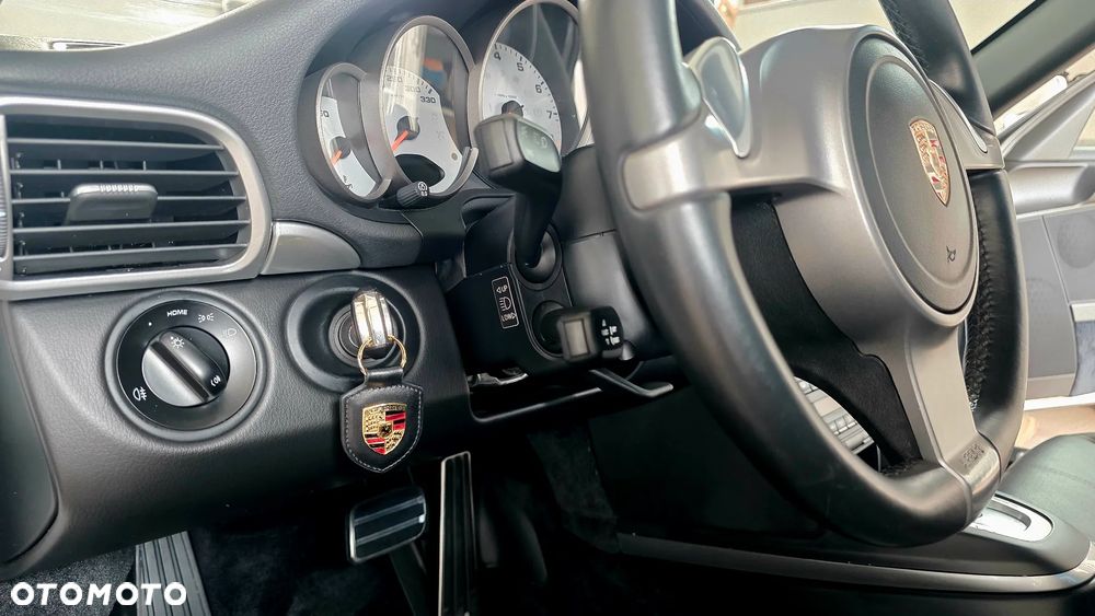 Porsche 911 Carrera 4S PDK - 27