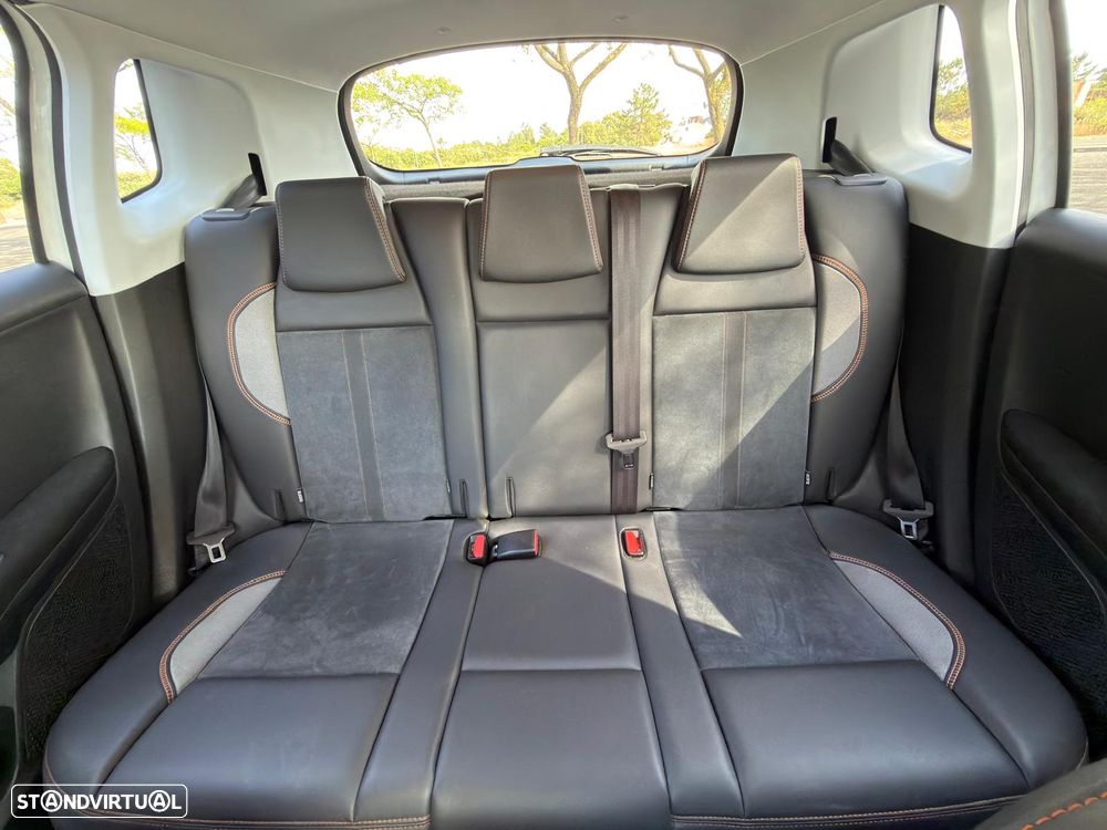 Peugeot 2008 1.2 PureTech Allure - 10