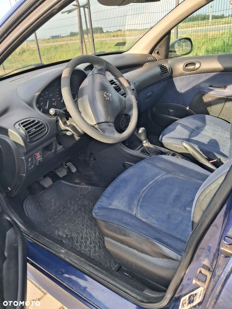 Peugeot 206 - 8
