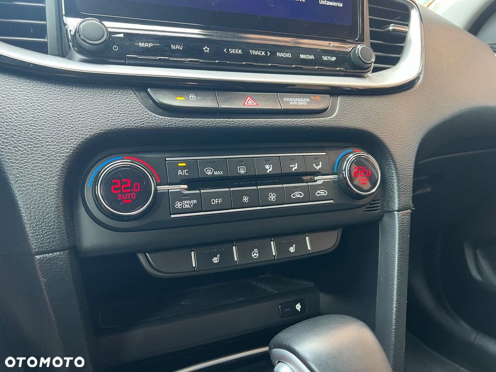 Kia Ceed 1.6 GDI DCT OPF Platinum Edition - 17