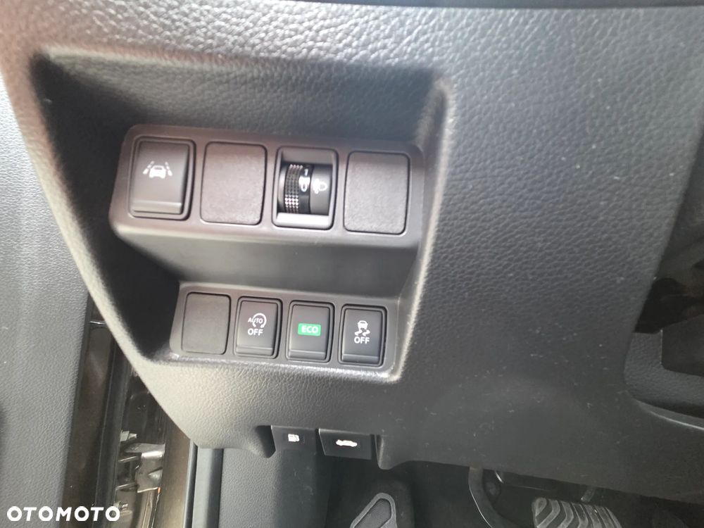 Nissan Qashqai - 25