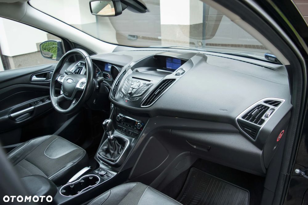 Ford Kuga 2.0 TDCi 2x4 Titanium - 33