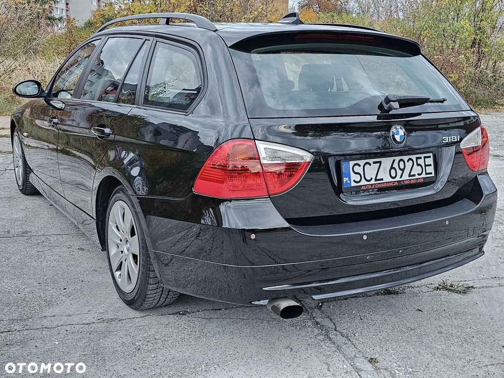 BMW Seria 3 318i - 4