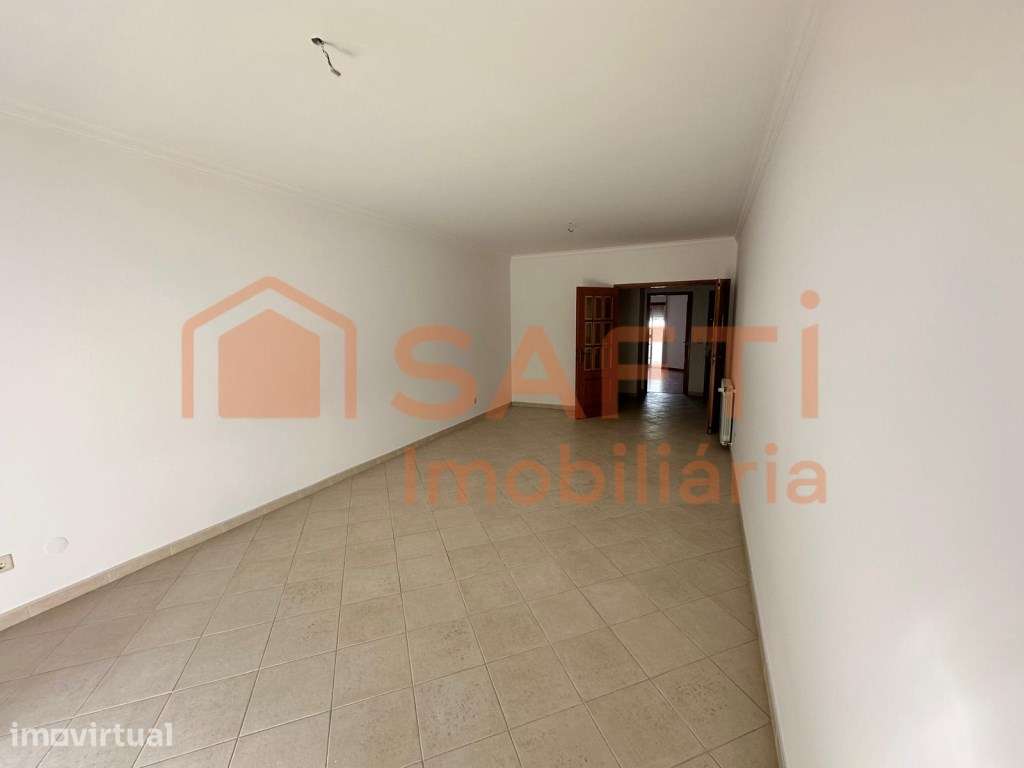 Apartamento T3+2 no Entroncamento - Grande imagem: 2/16