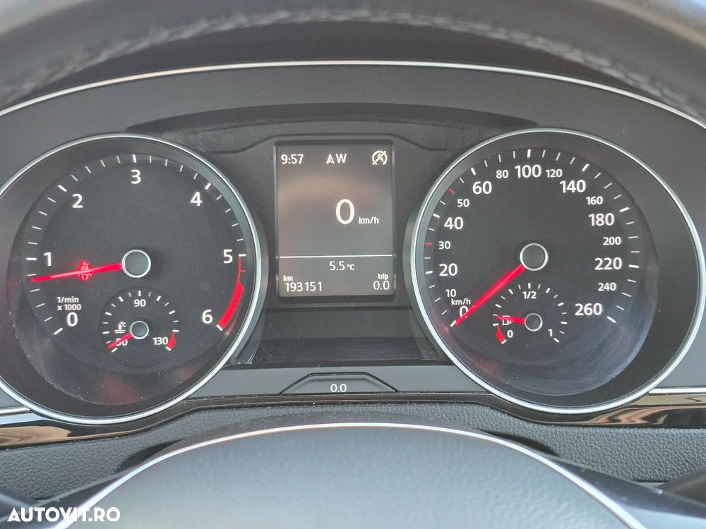 Volkswagen Passat - 20