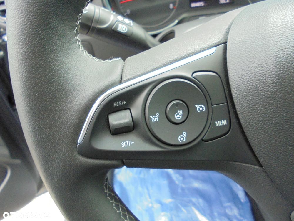 Opel Crossland X - 10