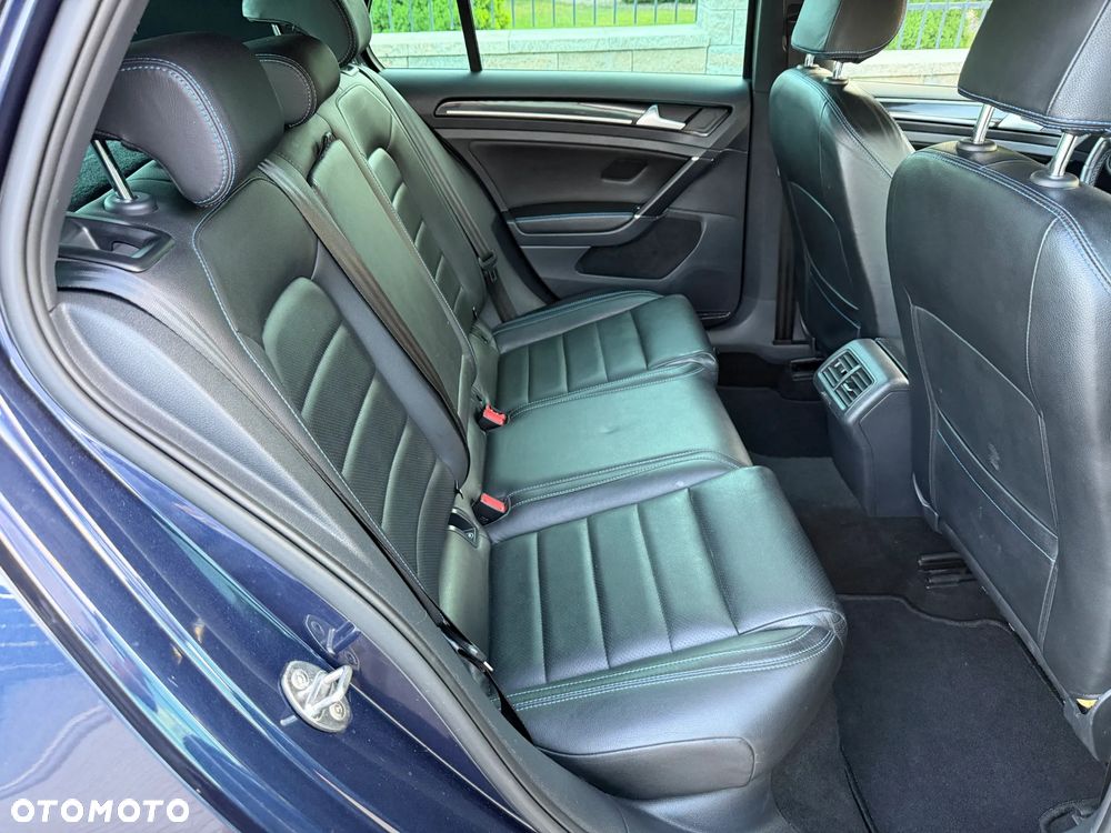 Volkswagen Golf - 20