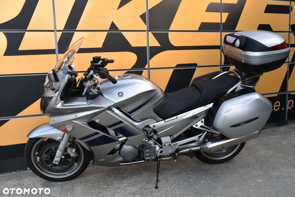 Yamaha FJR - 8