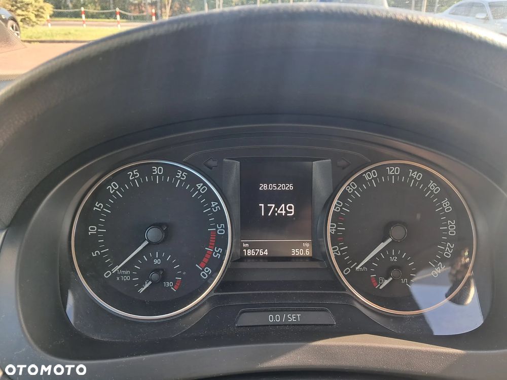 Skoda RAPID 1.6 TDI DPF Ambition - 6