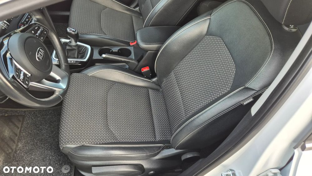 Kia Ceed 1.4 T-GDI L Business Line Plus - 16