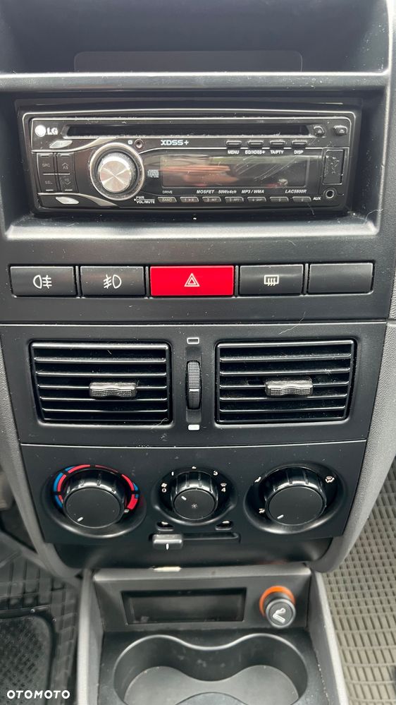 Fiat Albea 1.4 Fresh - 16