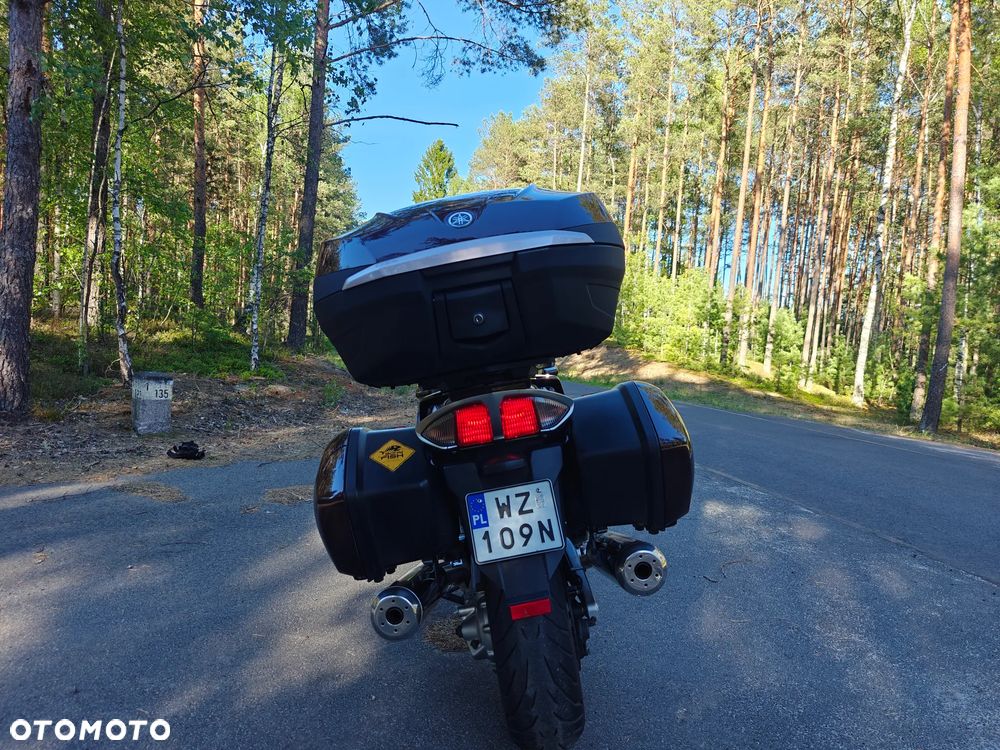 Yamaha FJR - 8