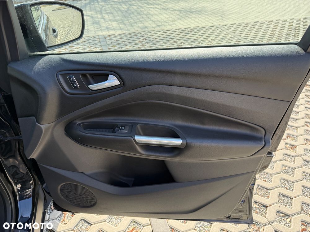 Ford Kuga 2.0 TDCi 4x4 Titanium - 27