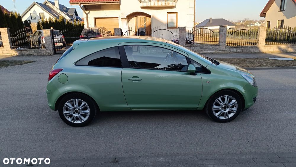Opel Corsa 1.2 16V Innovation 110 Jahre - 10