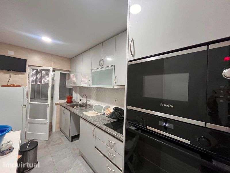 APARTAMENTO T3 COM VARANDA - Grande imagem: 3/12