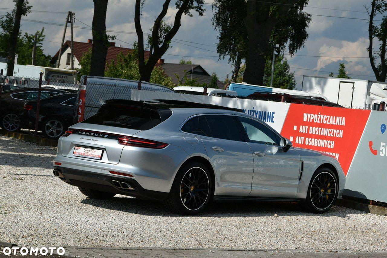 Porsche Panamera Turbo Sport Turismo - 24